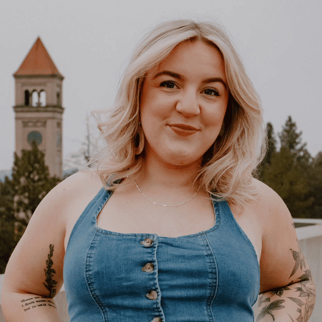 Portrait of Chloe, a professional stylist at Sweet Peach, showcasing their expertise and style.